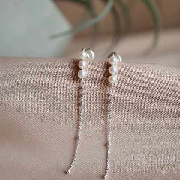 AERI Earrings - Pearl (Silver)