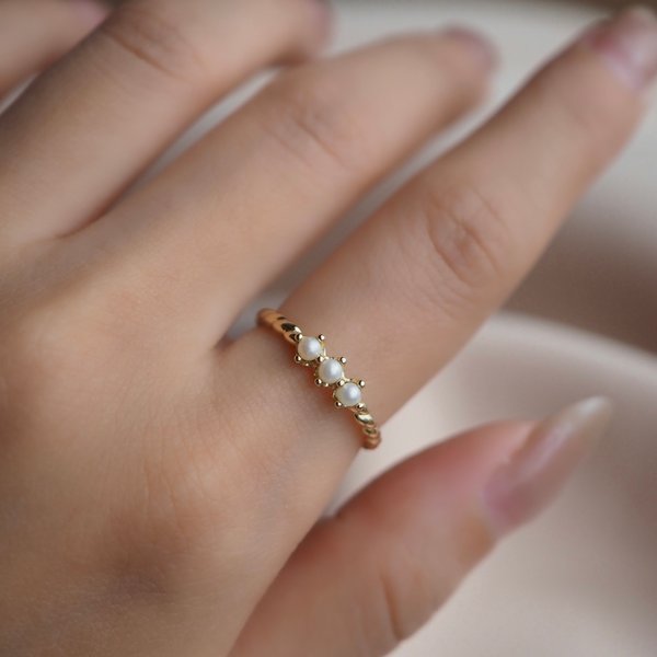 AERI Ring - Pearl (Yellow Gold)