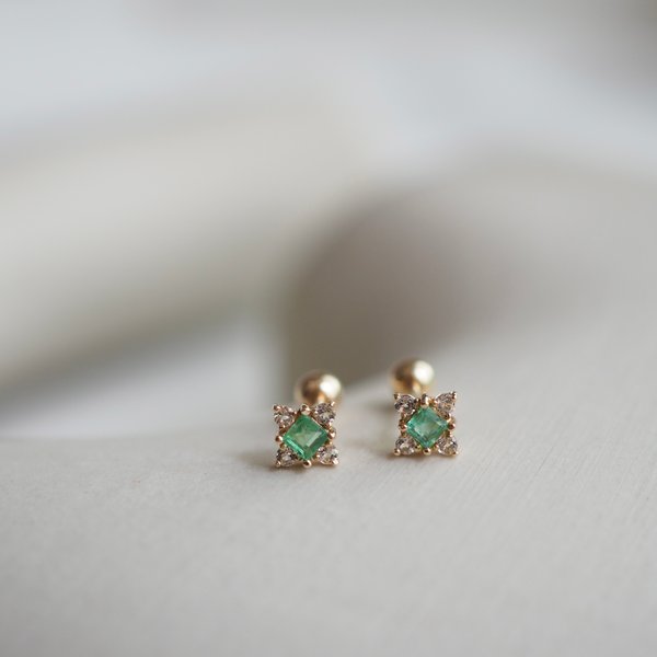 DAWN Barbell - Emerald in 14K Yellow Gold