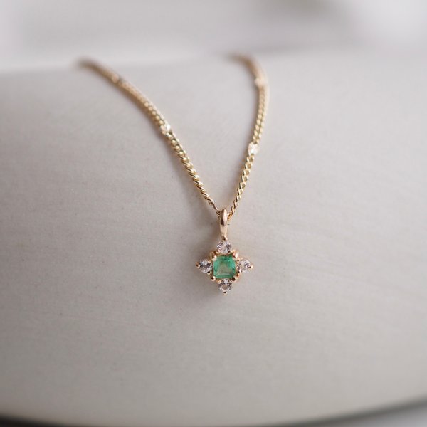 DAWN Necklace - Emerald in 14K Yellow Gold