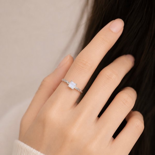 EDEN Ring - Moonstone (Silver)