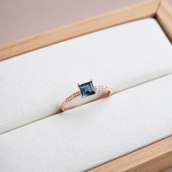 EDEN Ring - London Blue Topaz (Rose Gold)
