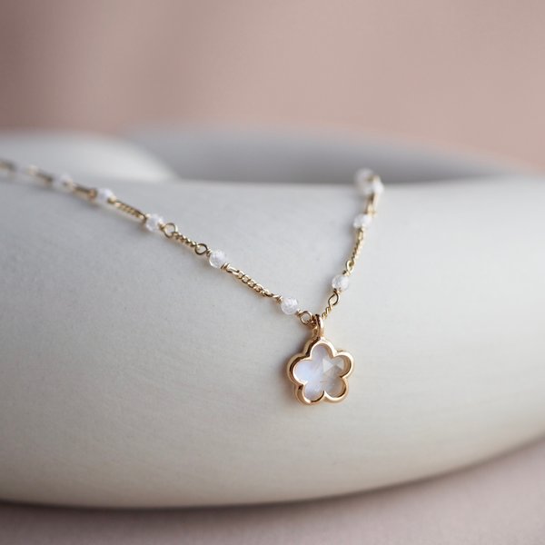 FLEUR Necklace - Moonstone (Yellow Gold)