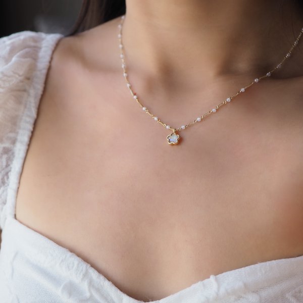 FLEUR Necklace - Moonstone (Yellow Gold)
