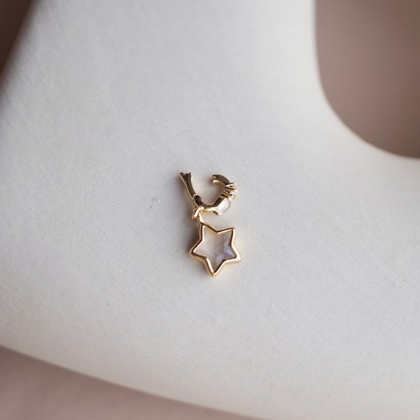 SOLIS Charm Pendant - Moonstone (Yellow Gold)