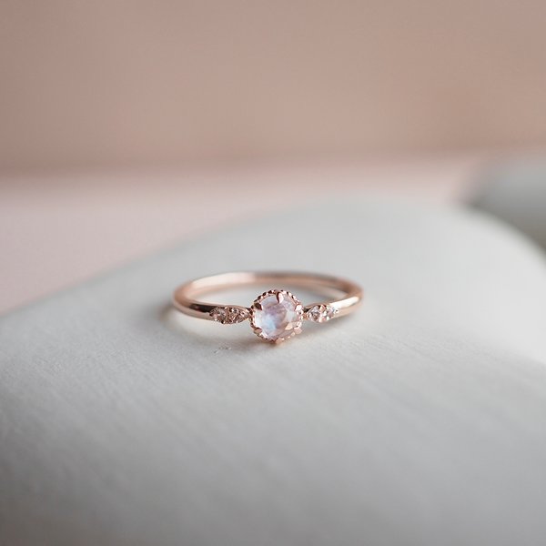 ROSETTE Ring - Moonstone (Rose Gold)