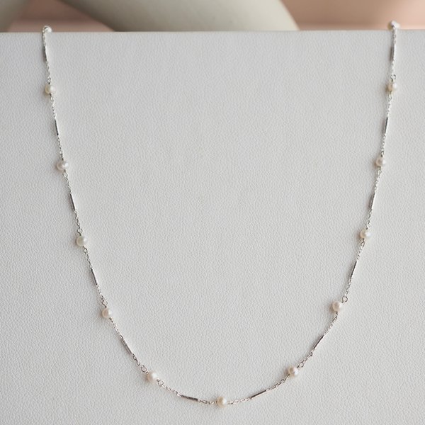 AMIE Necklace - Pearl (Silver)