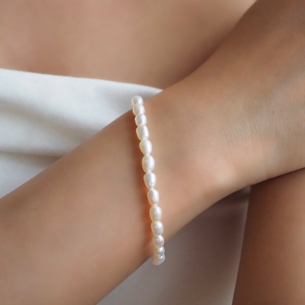 DAYRA Pearl Bracelet