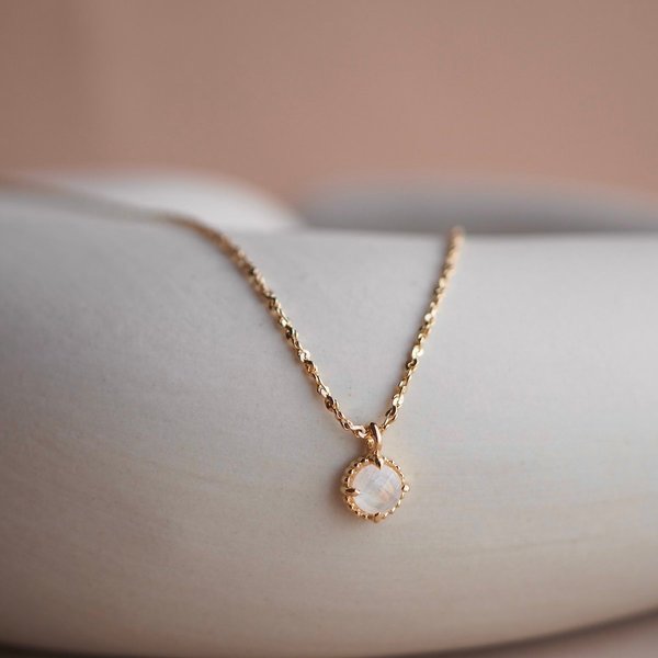 ROSETTE Necklace - Moonstone (Yellow Gold)