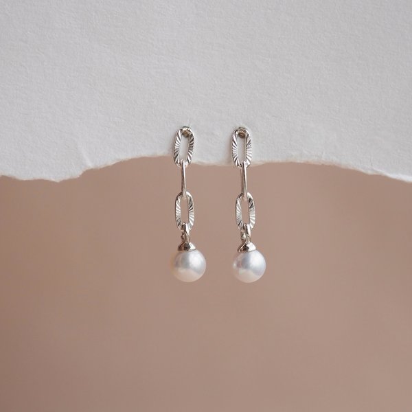 SERA Earrings - Pearl (Silver)