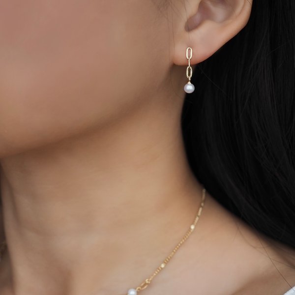 SERA Earrings - Pearl (Yellow Gold)