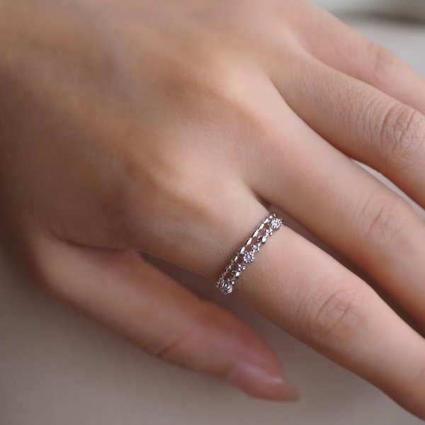 PHOEBE Ring - Lab Grown Diamond (Silver)