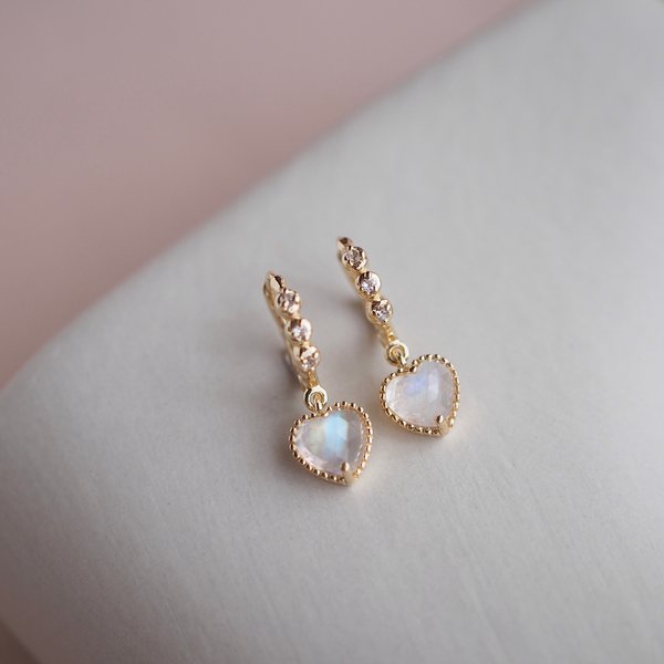 SERENA Huggies - Moonstone (Yellow Gold)