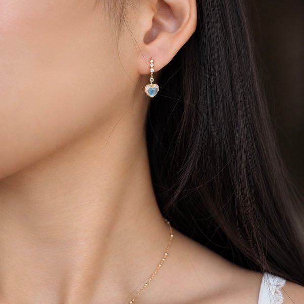 SERENA Huggies - Moonstone (Yellow Gold)