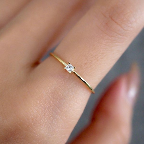 JODI Diamond Ring - 18K Gold Princess Cut